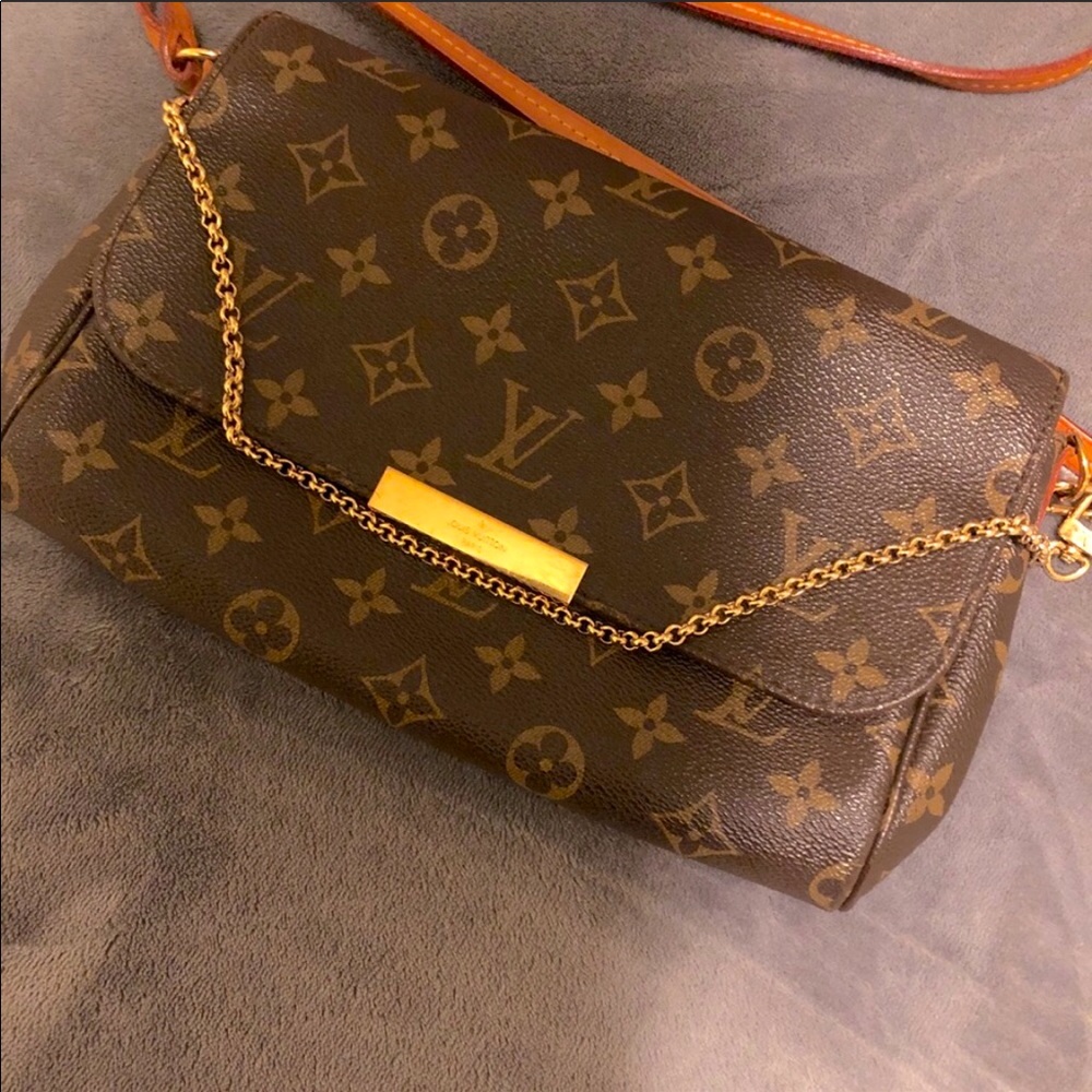 Louis Vuitton Favorite MM Crossbody